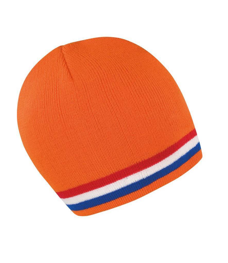 Gebreide beanie in oranje met een band van de Nederlandse vlag kleuren muts  Nederland